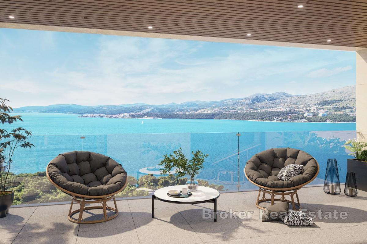 En fantastisk duplexlägenhet i första raden mot havet med privat pool