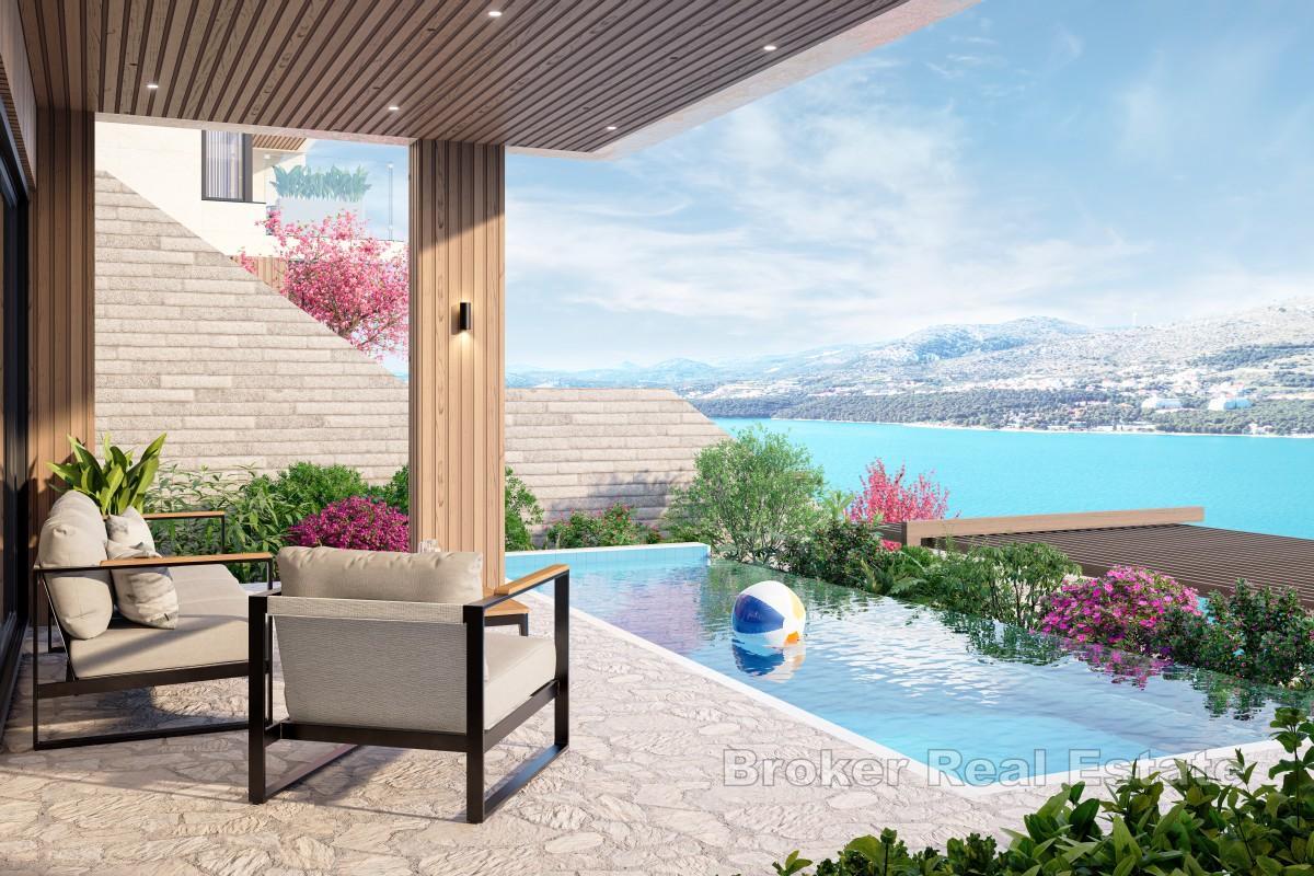 En fantastisk duplexlägenhet i första raden mot havet med privat pool