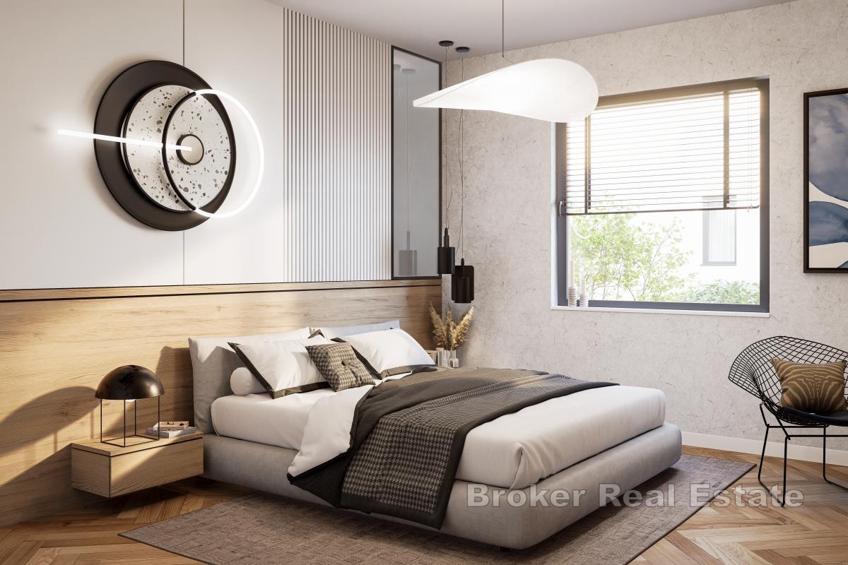 Przestronny, dwupokojowy apartament typu penthouse w pierwszym rzędzie od morza