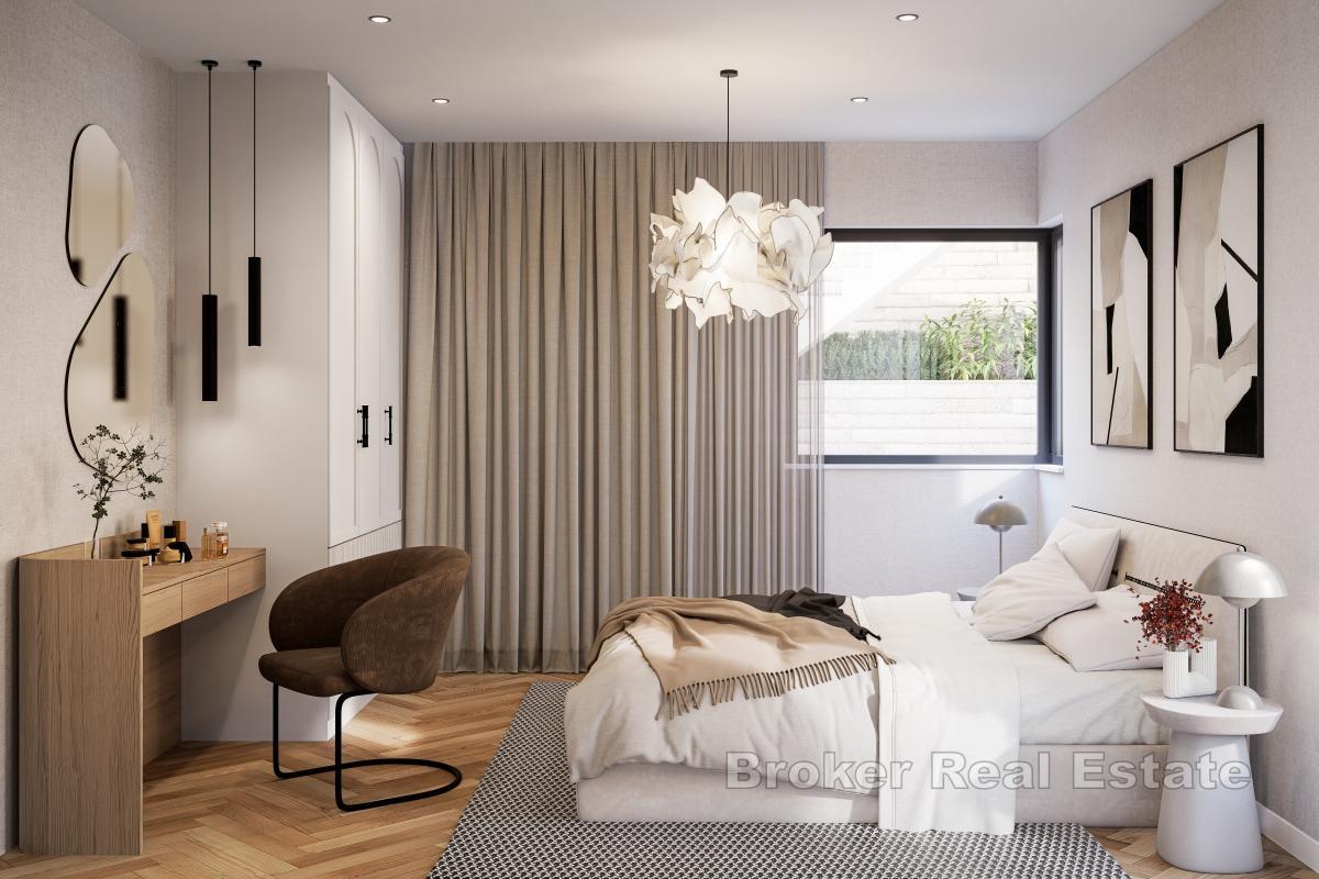 Prostorný dvoupokojový penthouse apartmán v první řadě u moře