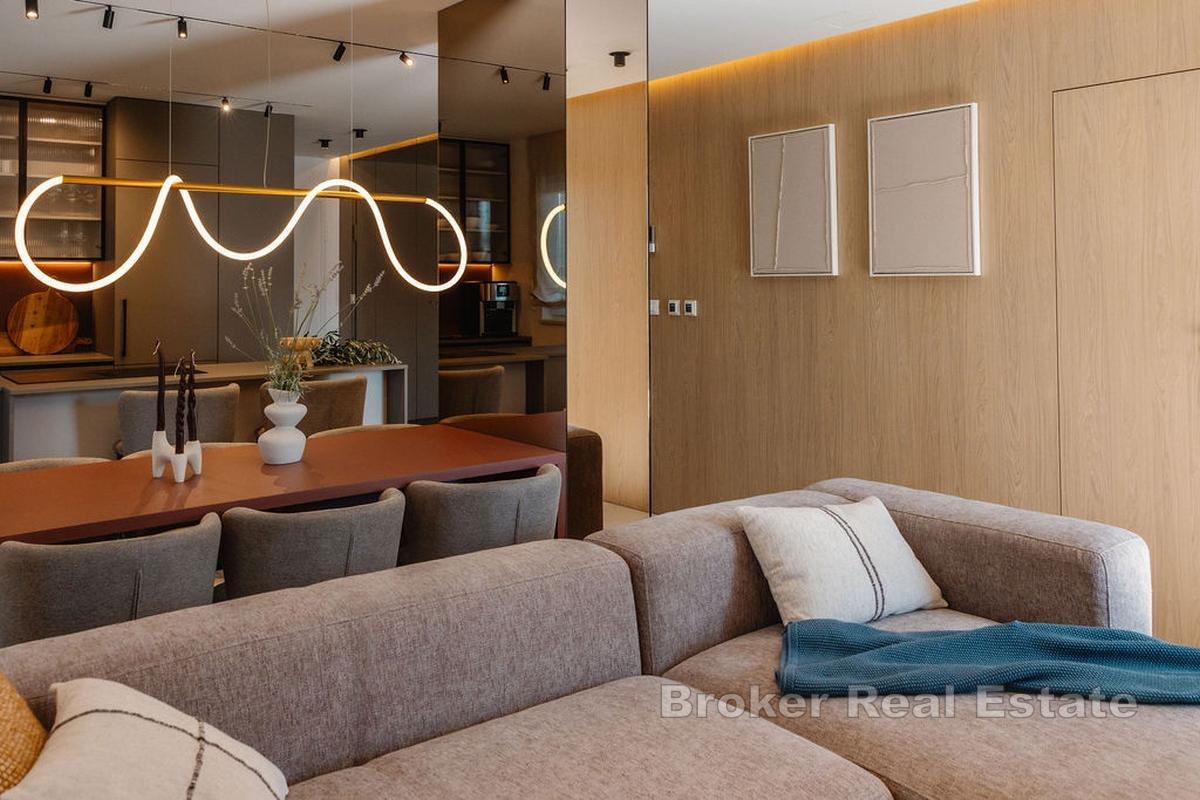 Luksusowy, trzypokojowy apartament typu penthouse z przestronnym tarasem i udogodnieniami