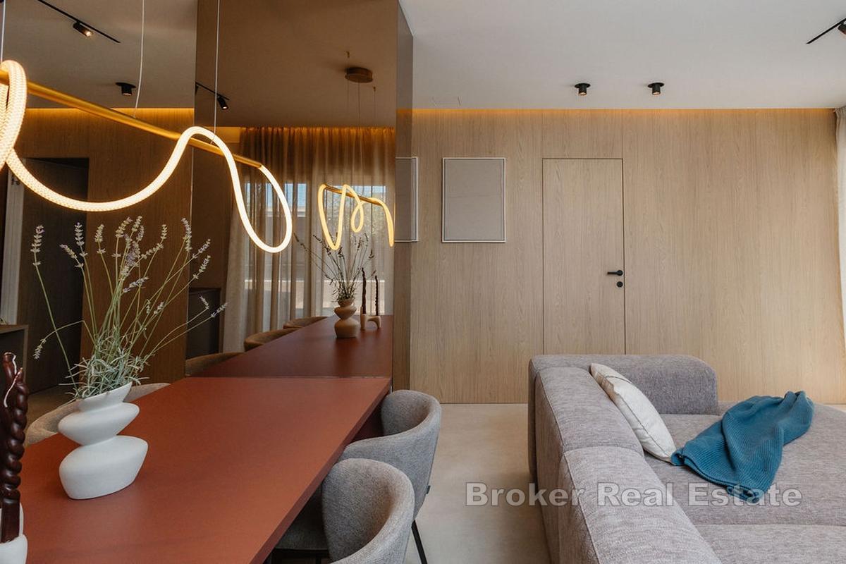 Luksusowy, trzypokojowy apartament typu penthouse z przestronnym tarasem i udogodnieniami