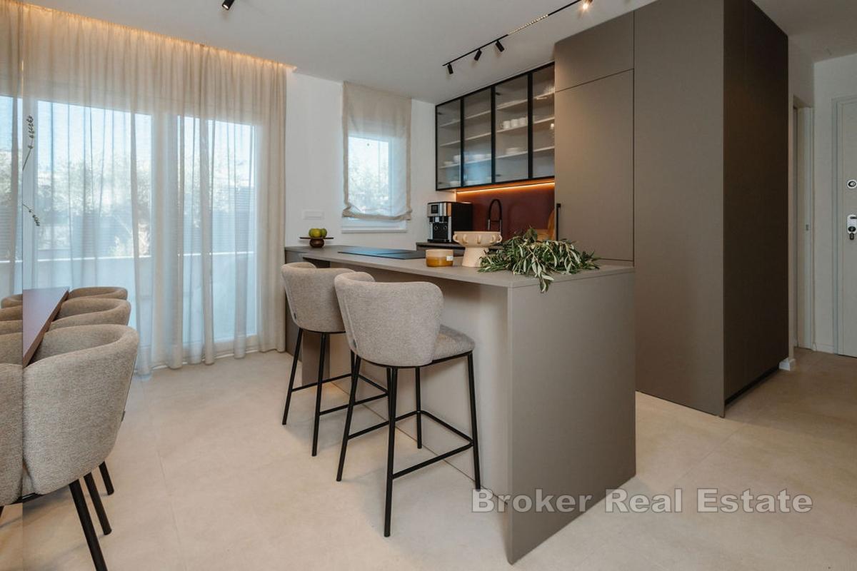 Luksusowy, trzypokojowy apartament typu penthouse z przestronnym tarasem i udogodnieniami