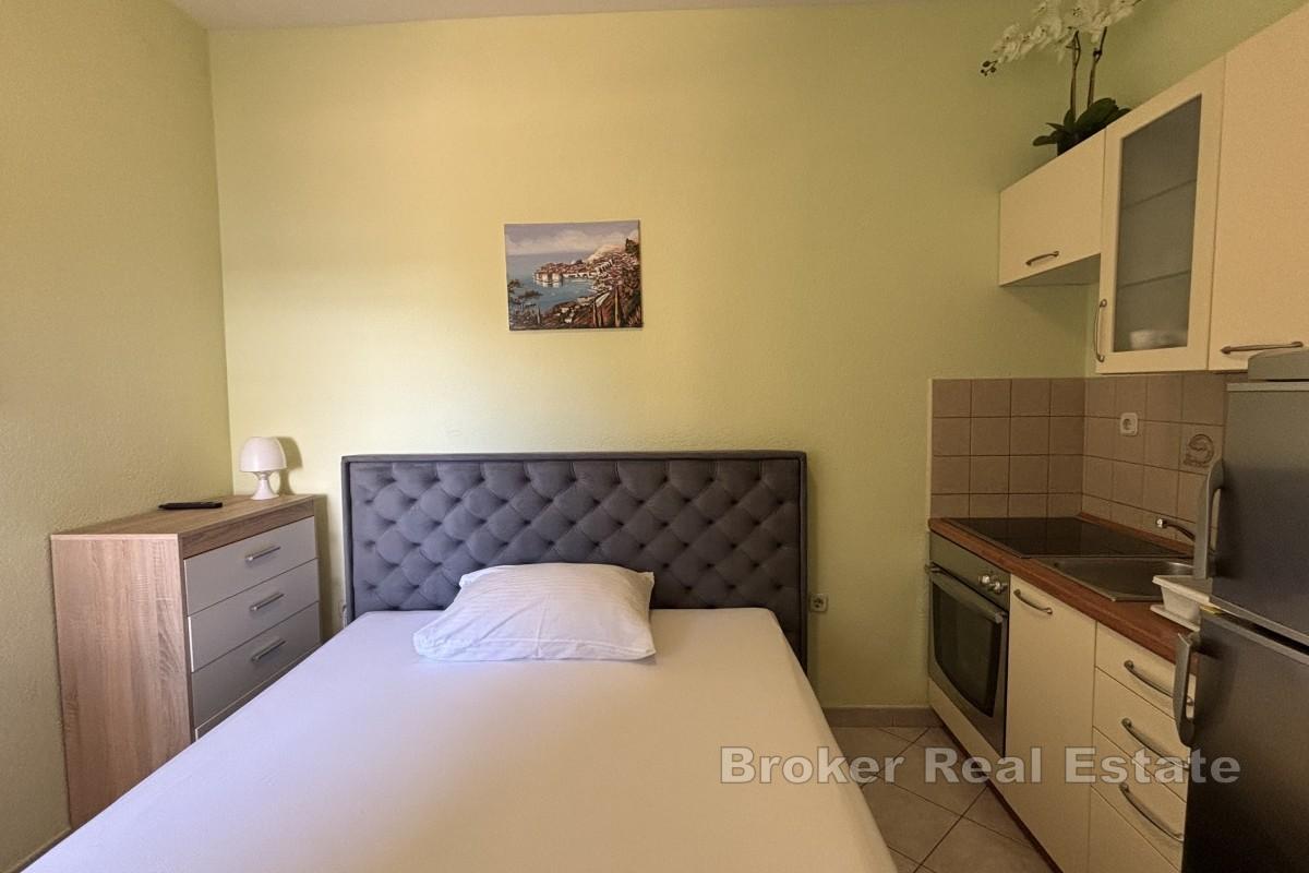 Studio apartman s terasom s pogledom na more