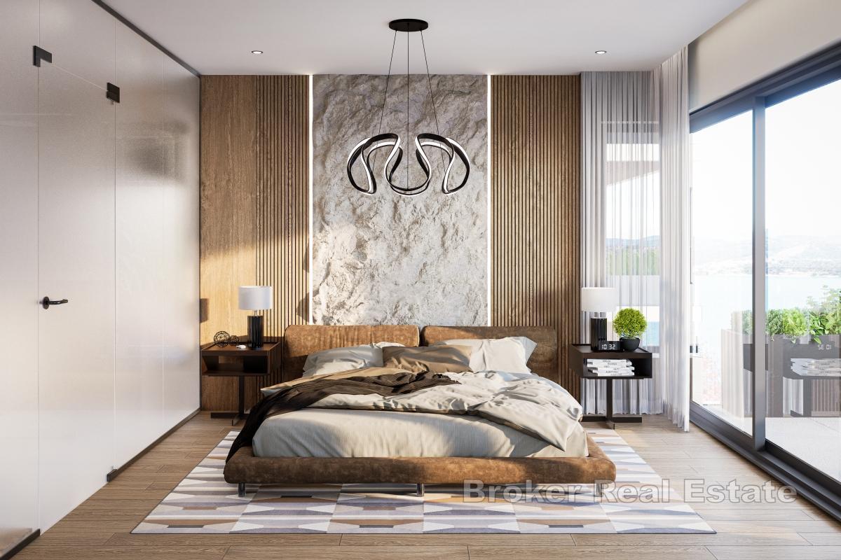 Izvanredan dvoetažan stan u prvom redu do mora