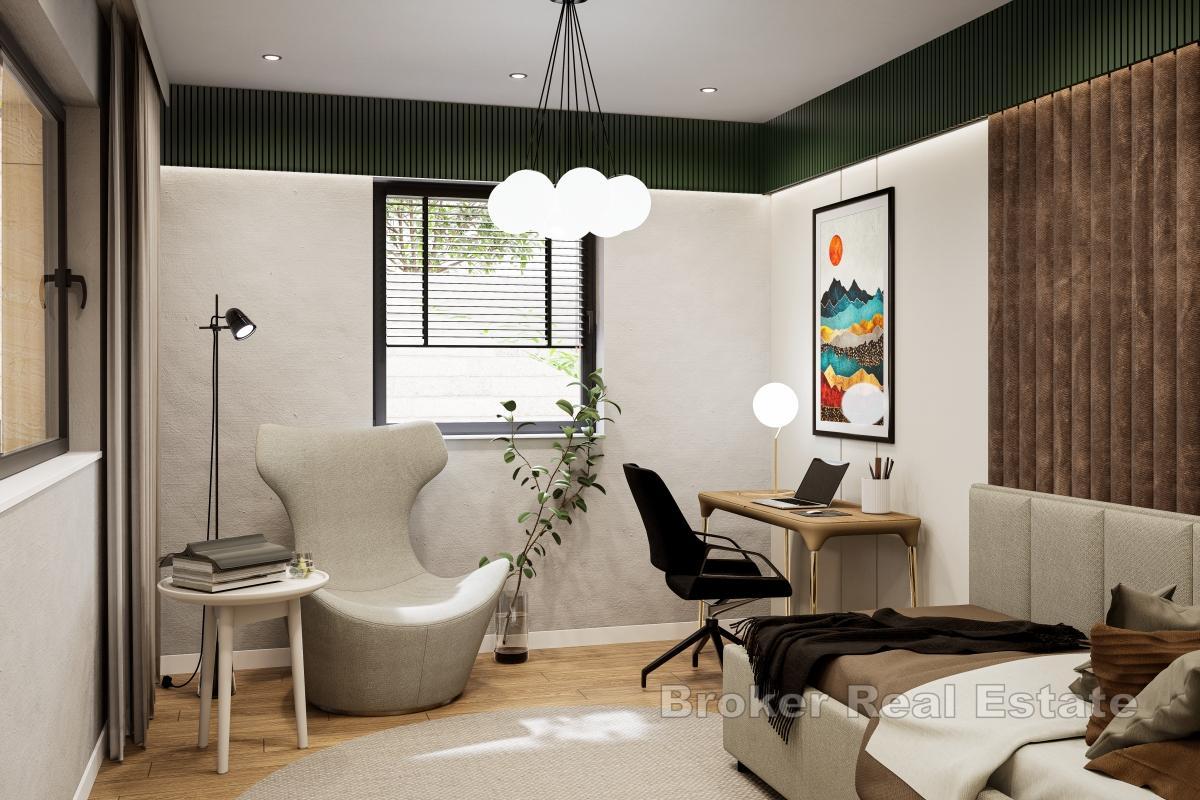 Izvanredan dvoetažan stan u prvom redu do mora