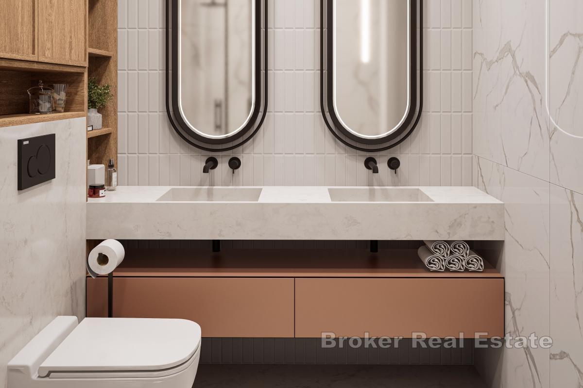 Izvanredan dvoetažan stan u prvom redu do mora