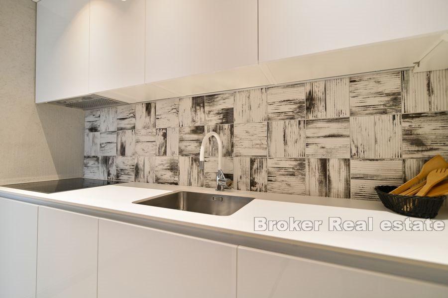 Spinut, Wohnung mit drei Zimmern/Wohneinheiten