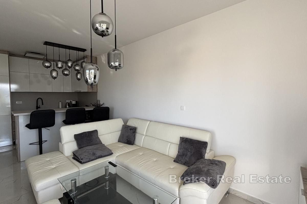 Magnifique penthouse avec toit-terrasse et vue dégagée sur la mer