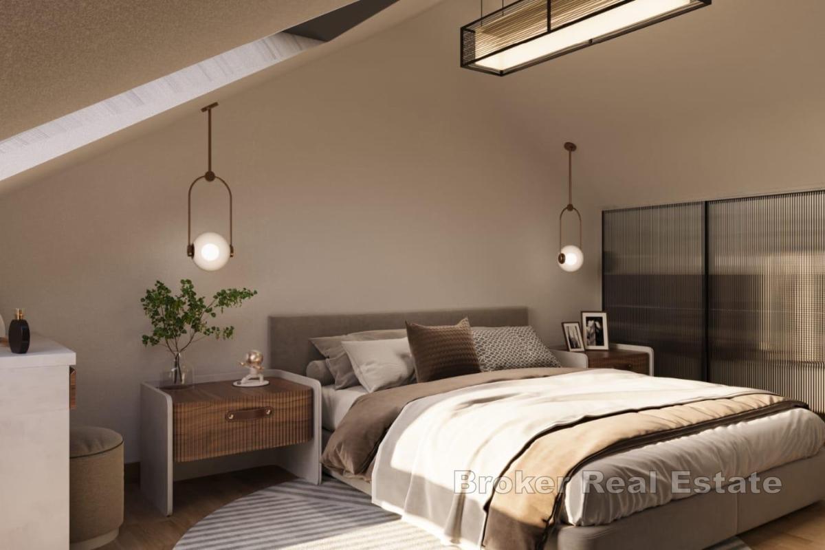 Nowoczesny, dwupoziomowy apartament typu penthouse z widokiem na otwarte morze