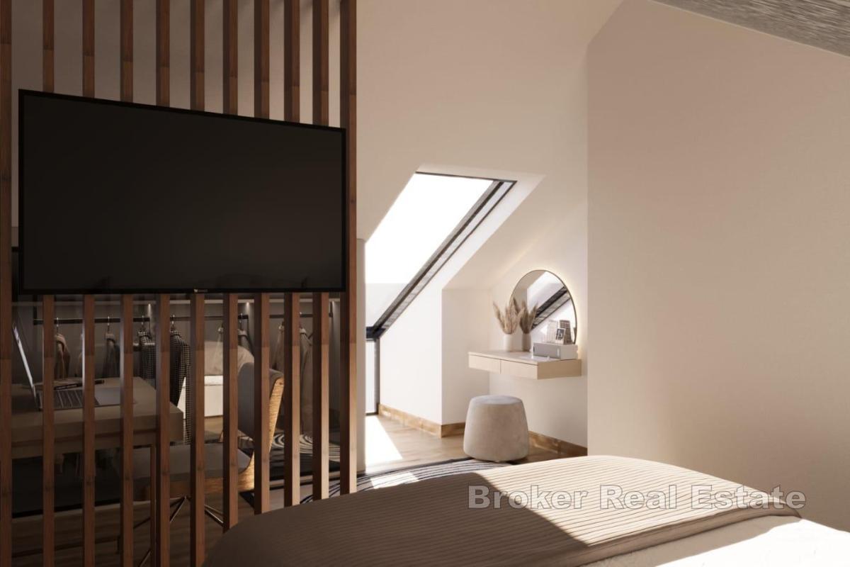 Nowoczesny, dwupoziomowy apartament typu penthouse z widokiem na otwarte morze