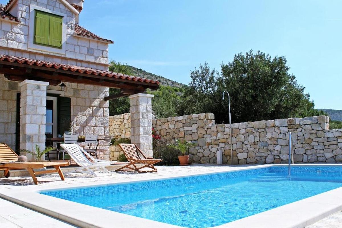 001-2035-294-Marina-authentic-stone-house-with-swimming-pool-for-rent