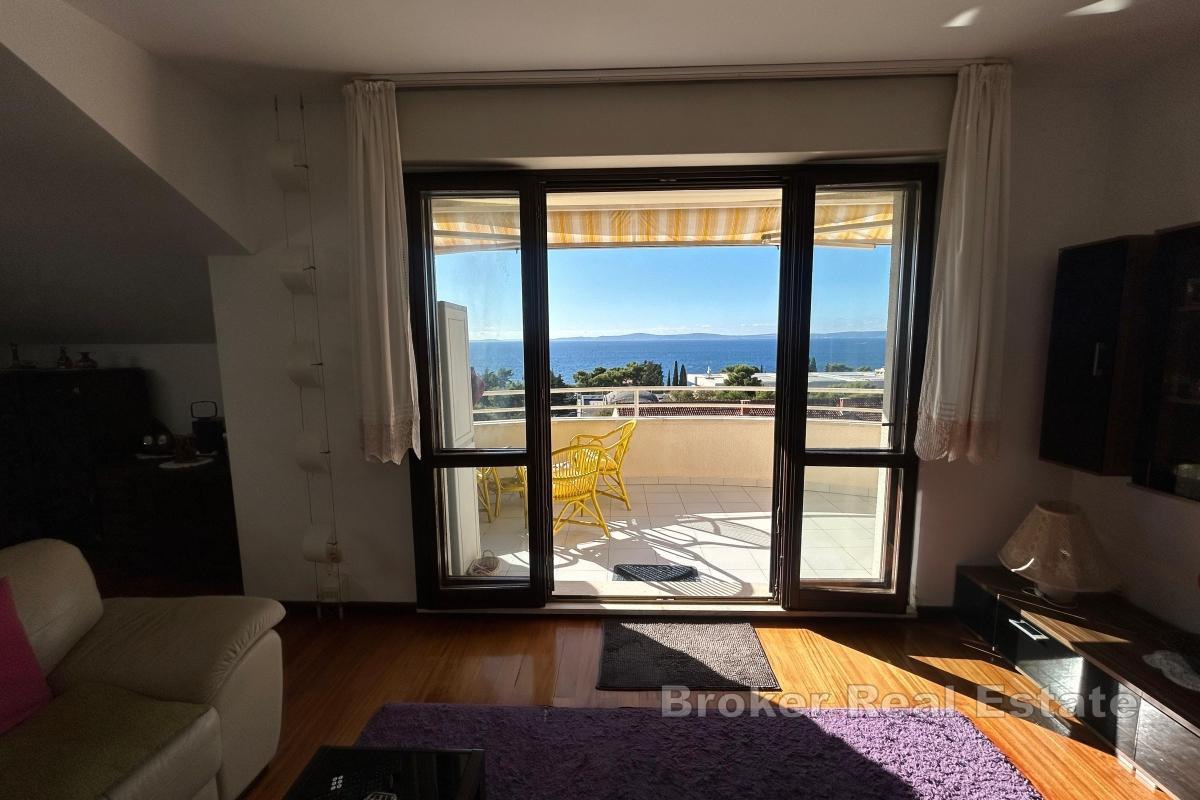 Komfortowy apartament z trzema sypialniami z widokiem na morze