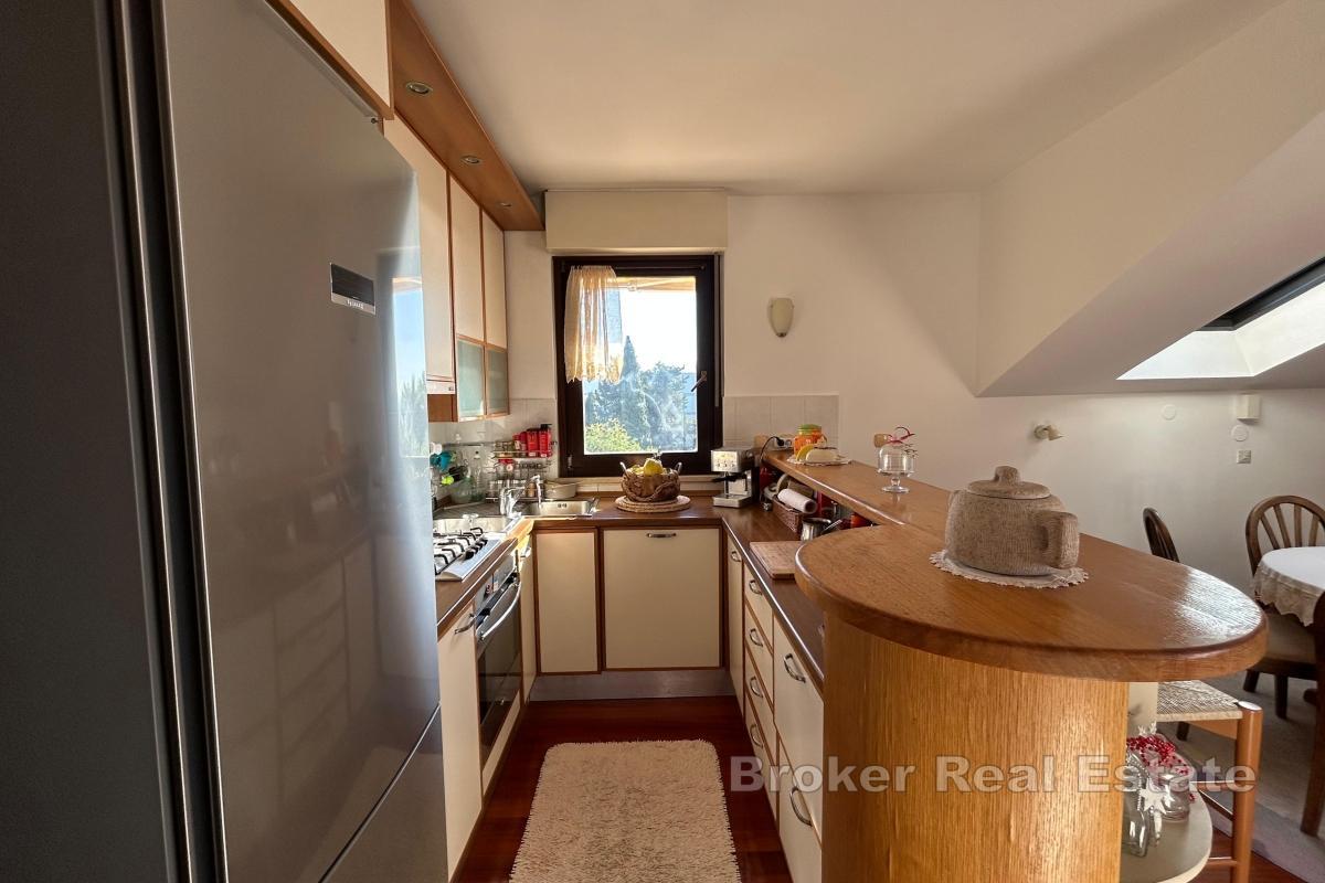 Komfortowy apartament z trzema sypialniami z widokiem na morze