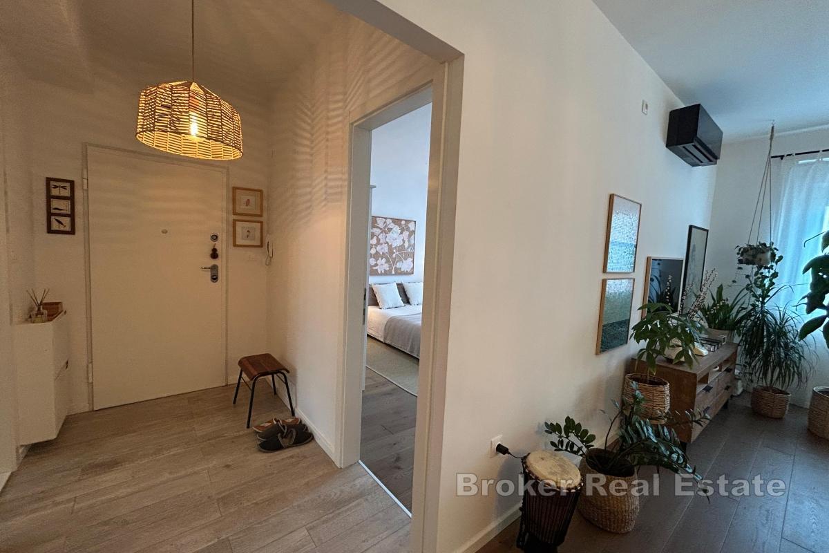 Renoverad och möblerad lägenhet redo för inflyttning