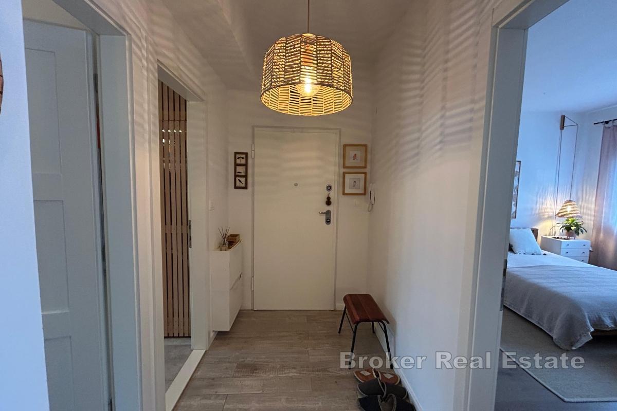 Renoverad och möblerad lägenhet redo för inflyttning