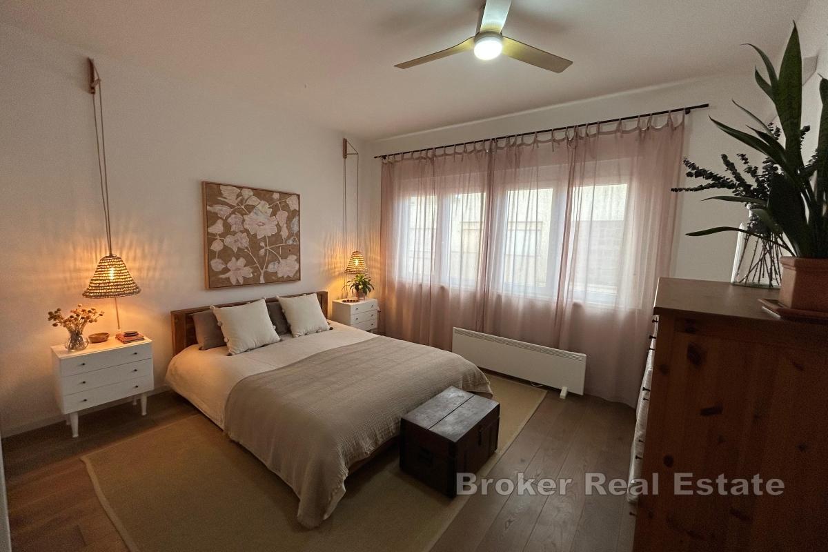 Renoverad och möblerad lägenhet redo för inflyttning