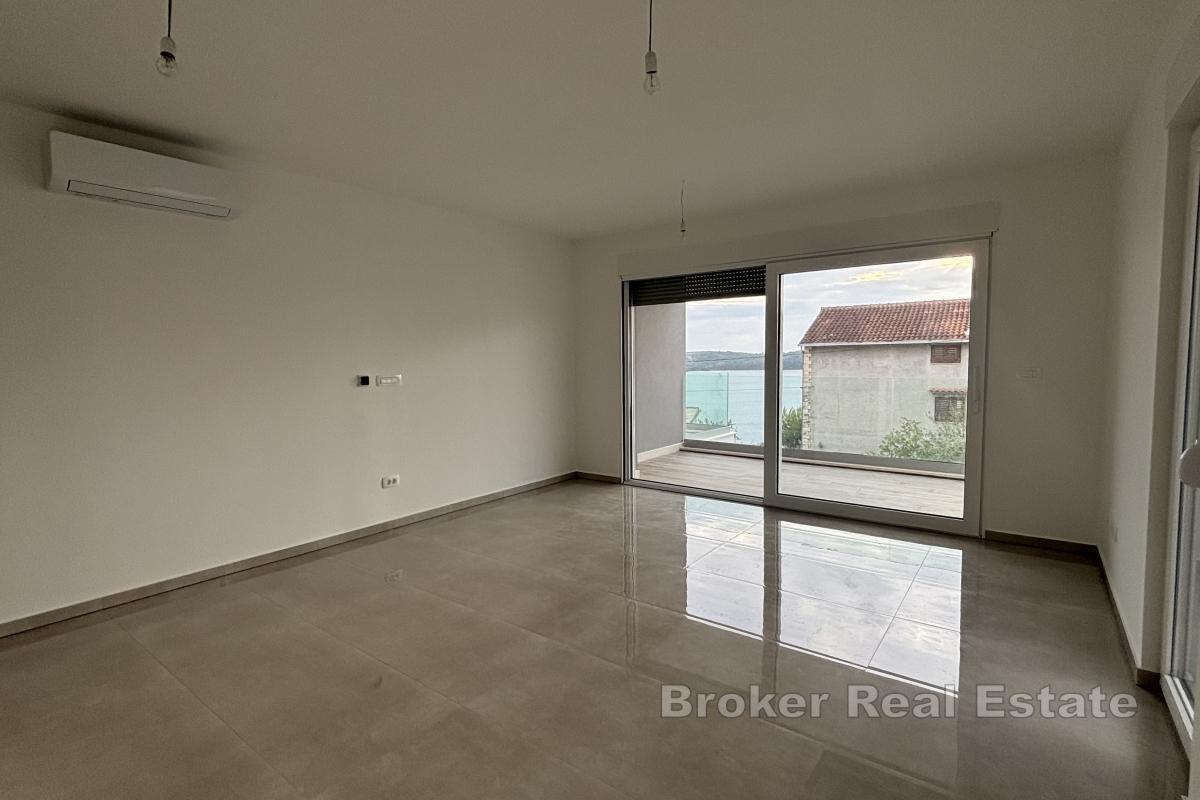 Moderne toroms leilighet med romslig terrasse