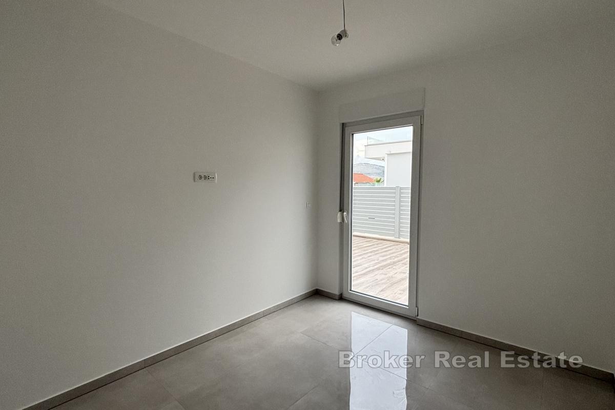 Современная двухкомнатная квартира с просторной террасой