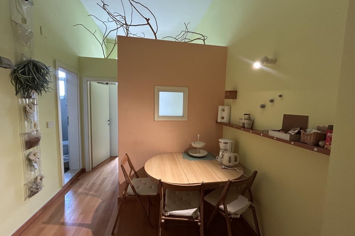 001-2035-308-Split-Center-Furnished-two-bedroom-apartment-for-sale
