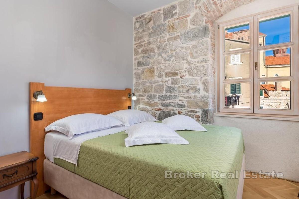 Ekskluzywna okazja w centrum miasta – Ugruntowany obiekt noclegowy z 6 pokojami w doskonałej lokalizacji