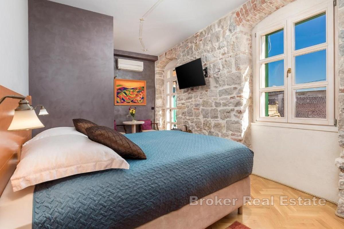 Ekskluzywna okazja w centrum miasta – Ugruntowany obiekt noclegowy z 6 pokojami w doskonałej lokalizacji