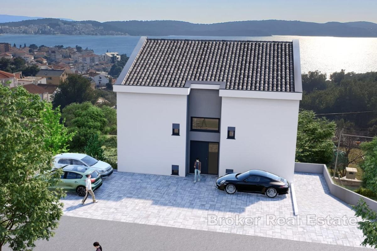 Straordinario attico con ampia terrazza e vista mare