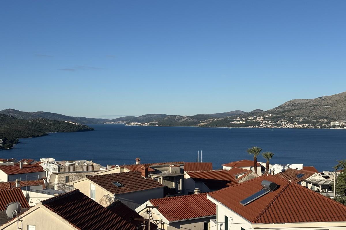 001-2035-316-Ciovo-Modern-two-bedroom-penthouse-with-sea-view-for-sale