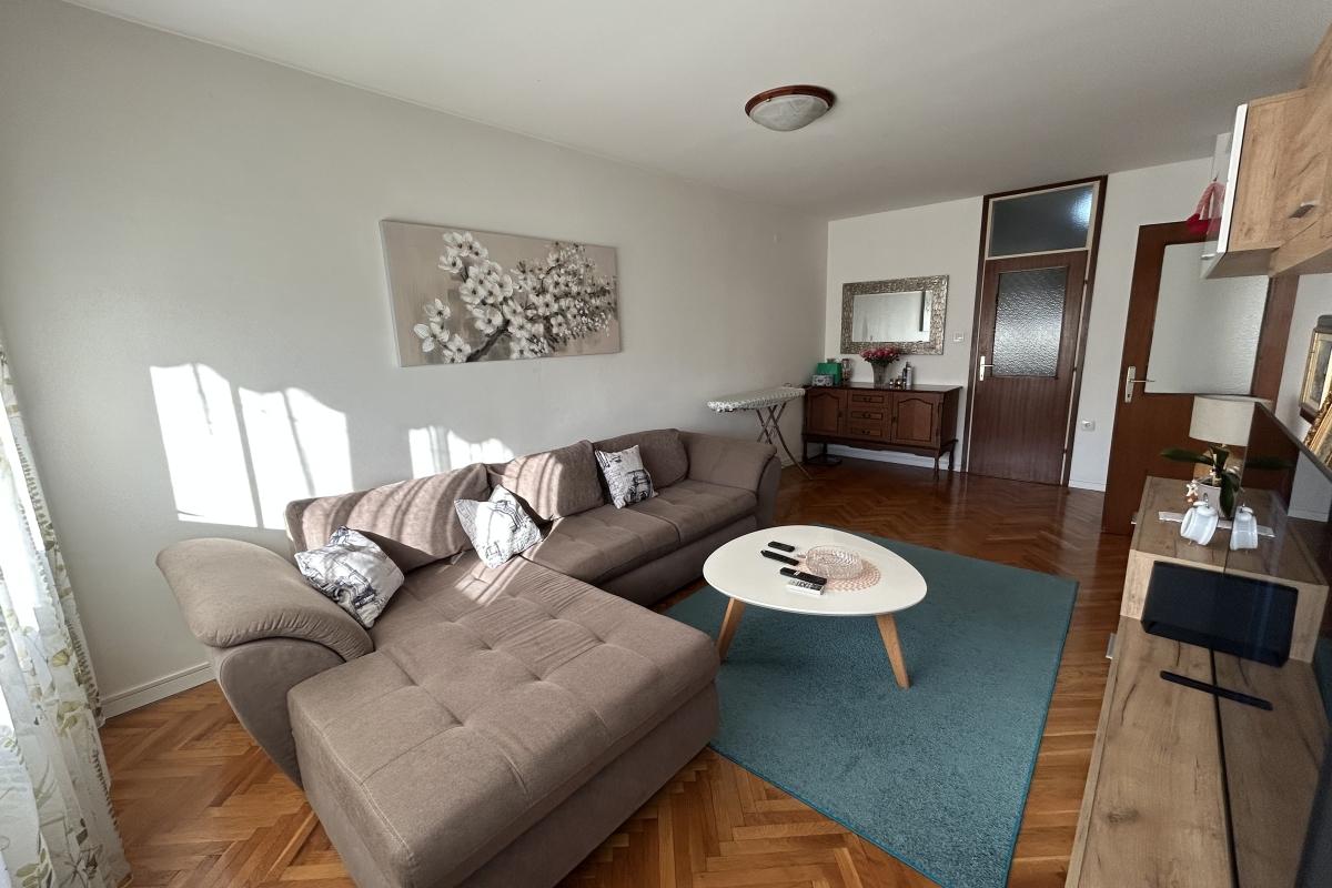 001-2035-334-Split-Blatine-Comfortable-three-bedroom-apartment-for-sale