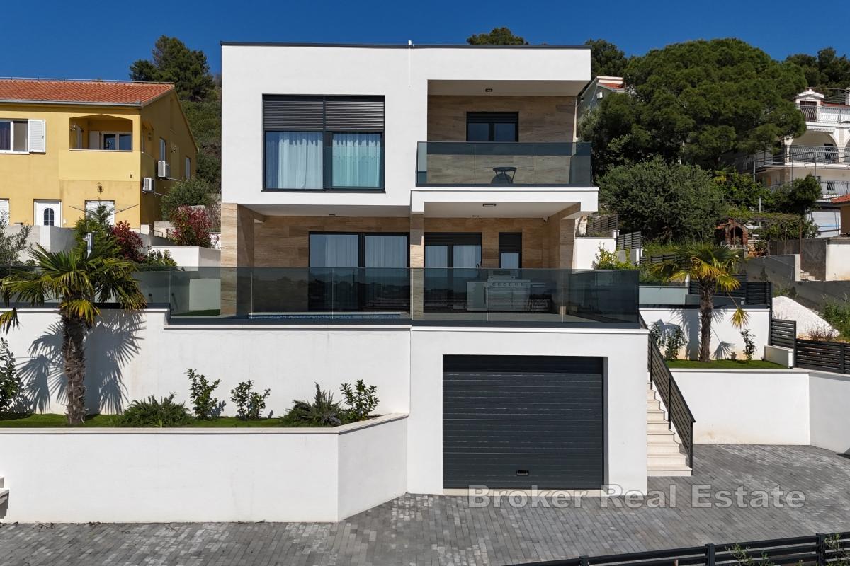 Villa de luxe avec piscine et vue mer
