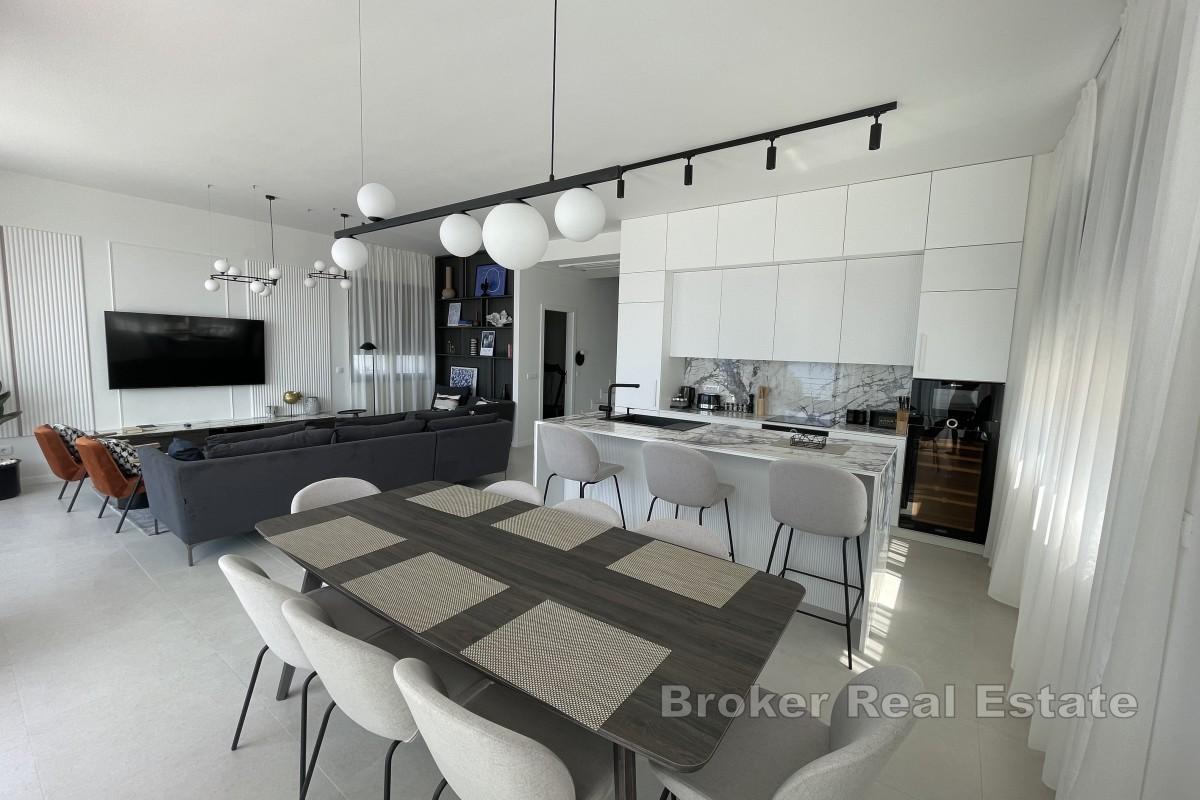 Luksusvilla med panoramautsikt over havet