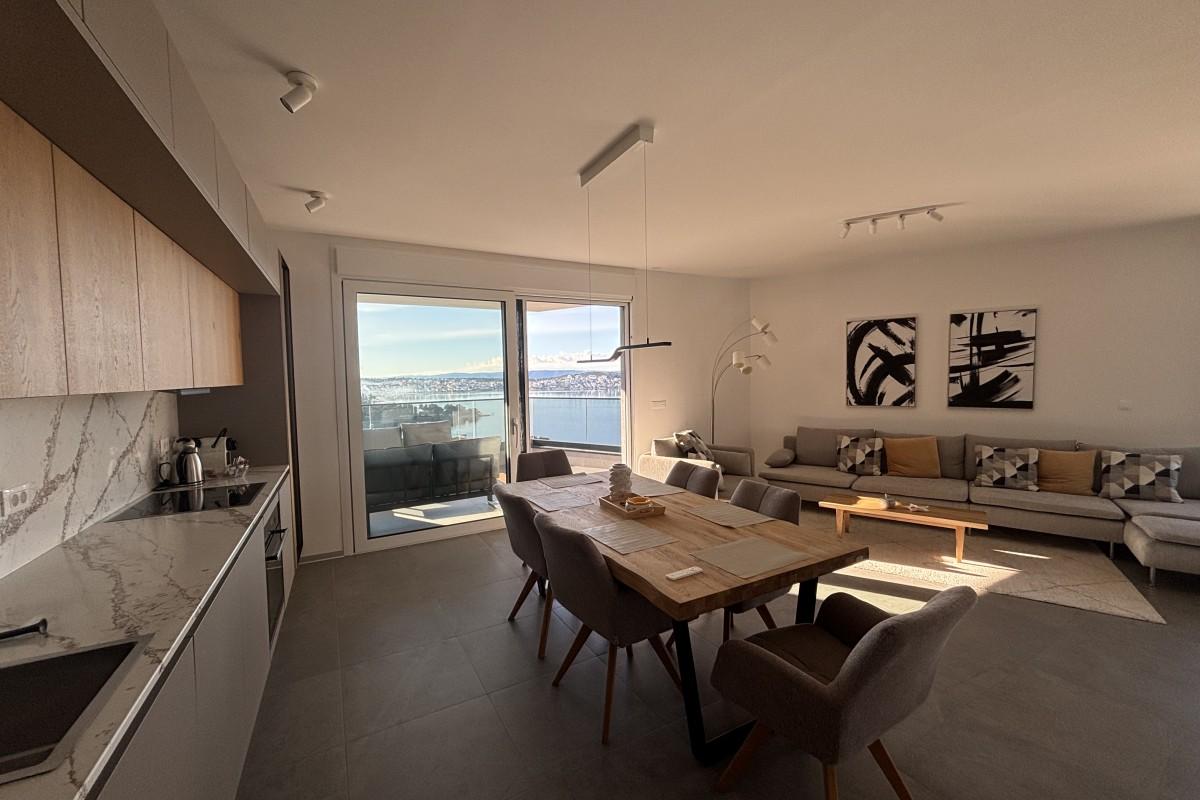 001-2035-343-Trogir-Modern-penthouse-with-roof-terrace-and-panoramic-sea-views-for-sale