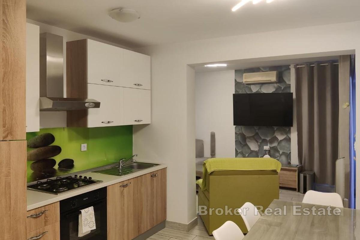 Nowoczesny apartament z dwiema sypialniami i basenem