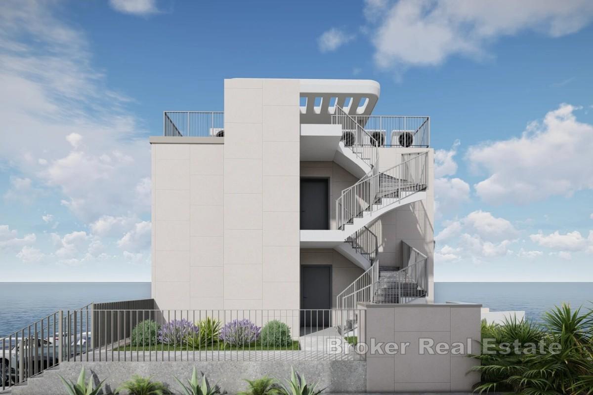 Moderní dvoupokojový apartmán se zahradou v první řadě u moře