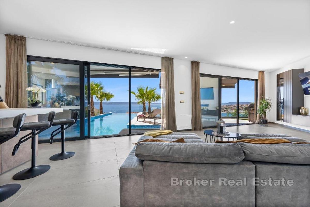 Villa de luxe avec piscine et vue mer