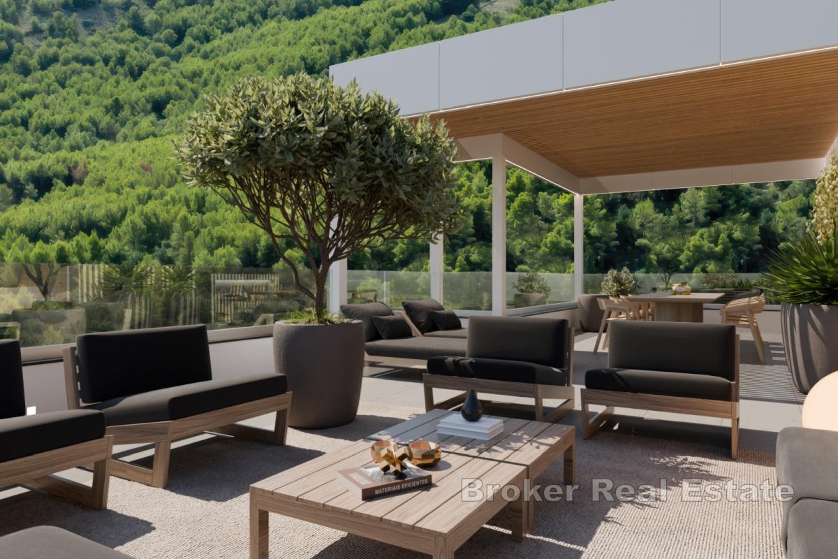 Luksuzan trosoban penthouse stan s pogledom na more