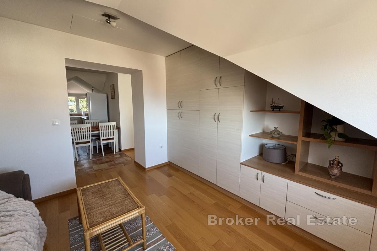 Möblierte 2-Zimmer-Wohnung mit Meerblick in Toplage