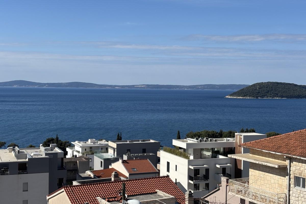 001-2035-369-Split-Meje-Three-bedroom-apartment-sea-view-for-rent
