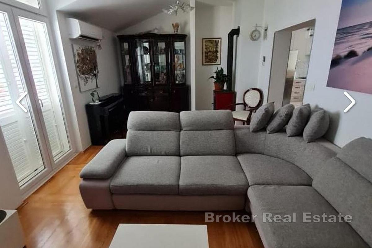 Трехкомнатная квартира с видом на море