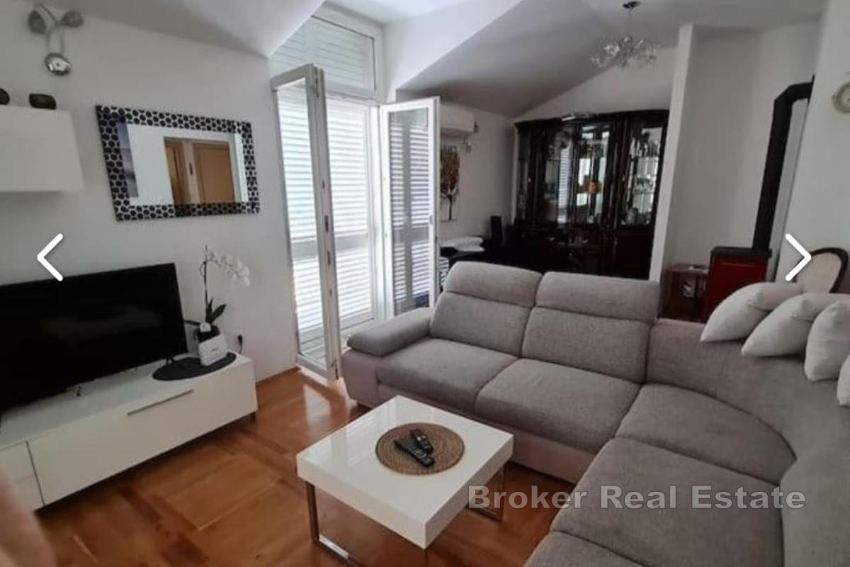 Трехкомнатная квартира с видом на море