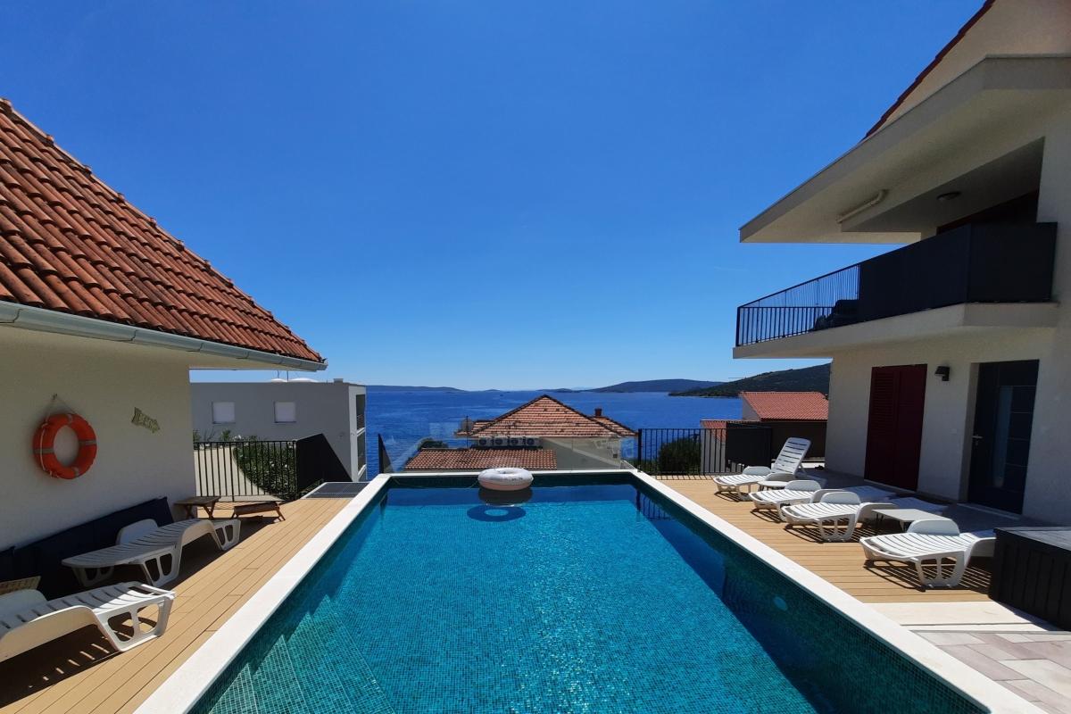 000-2035-371-Trogir-Modern-two-bedroom-apartment-with-a-sea-view-for-sale