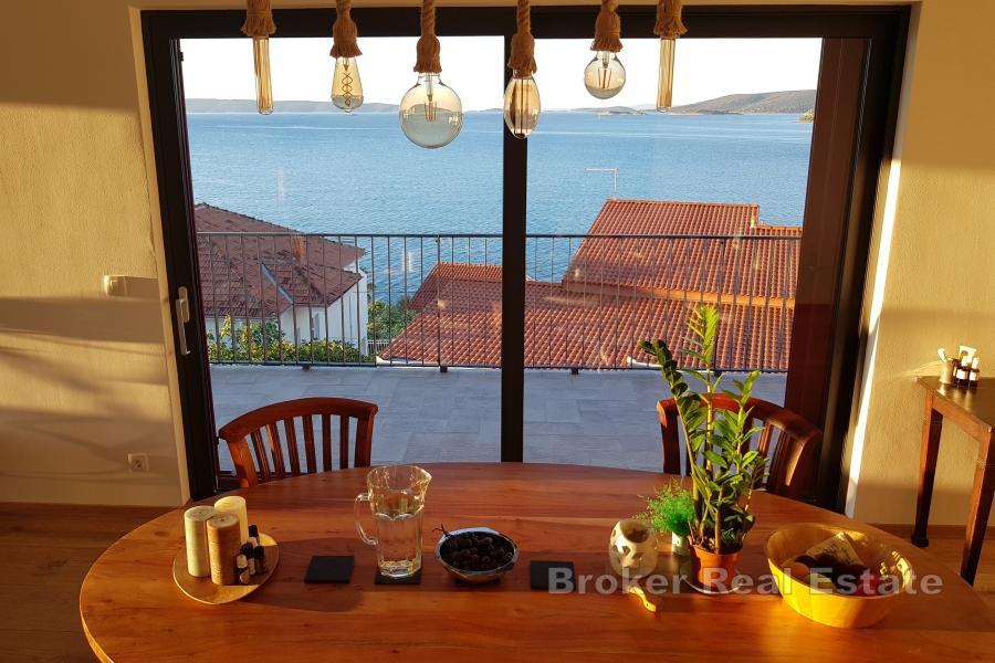 Современный пентхаус с панорамным видом на море