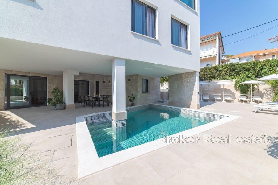 Lyxig villa med havsutsikt