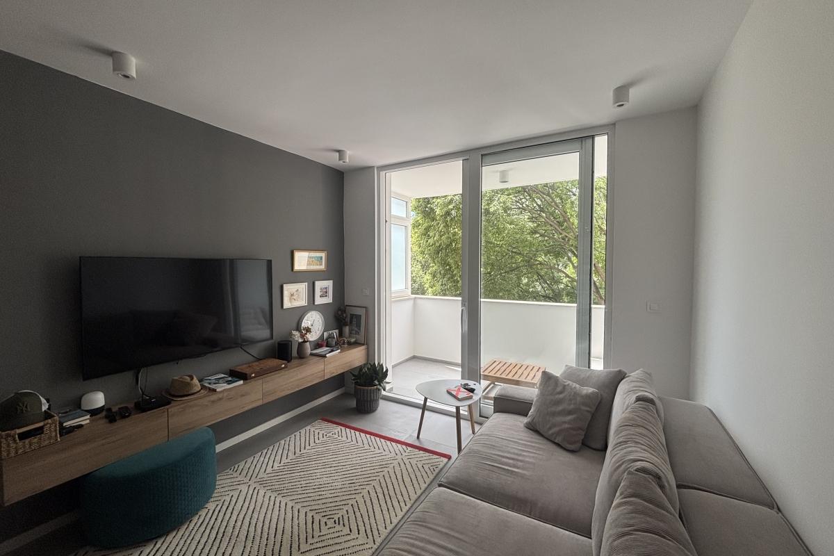 001-2035-384-Split-Plokite-Modern-two-bedroom-apartment-for-rent