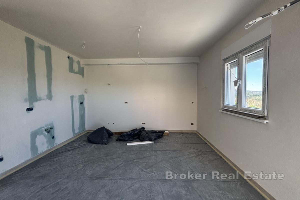 Ein-Zimmer-Apartment mit Garten und Meerblick