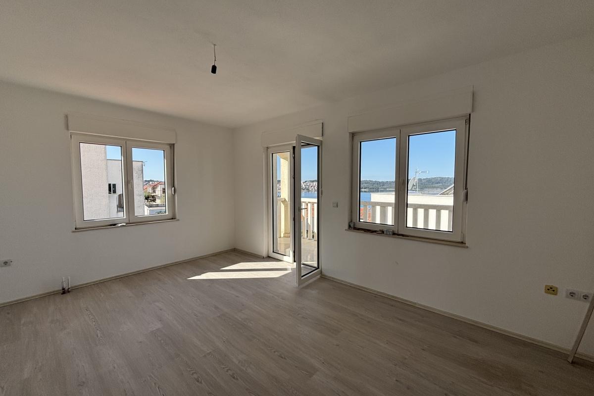 001-2035-394-Ciovo-Comfortable-three-bedroom-apartment-for-sale