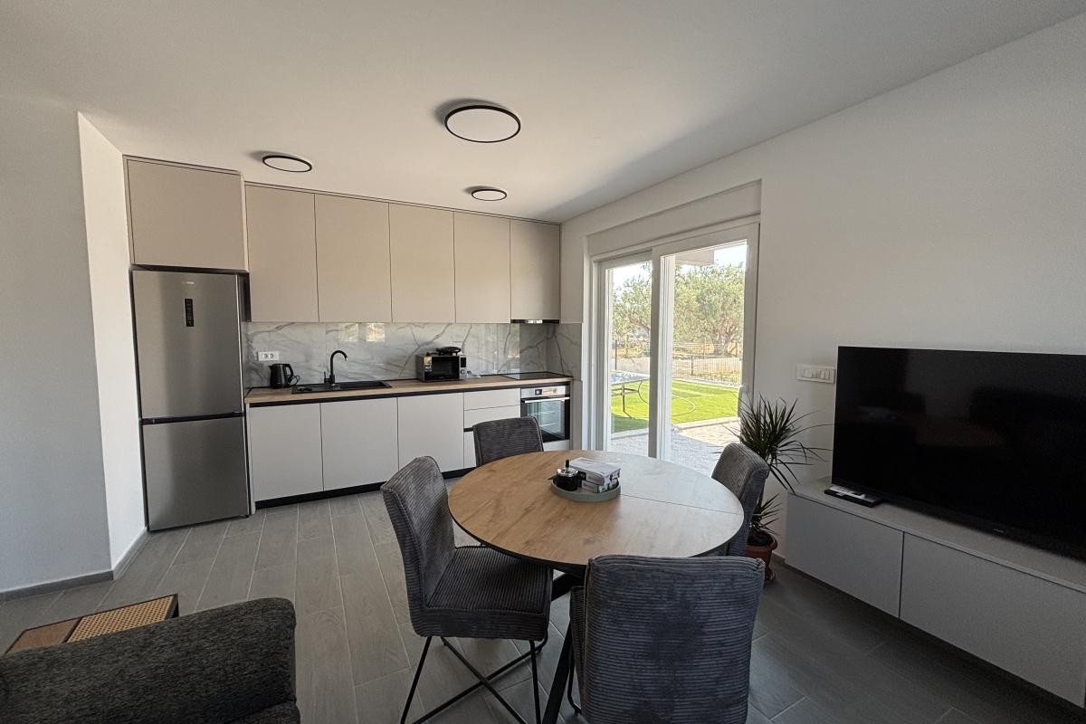 001-2035-396-Trogir-Modern-two-bedroom-apartment-for-rent
