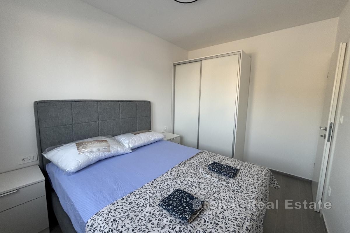 Appartamento moderno con due camere da letto e giardino (DISPONIBILE DA SUBITO)