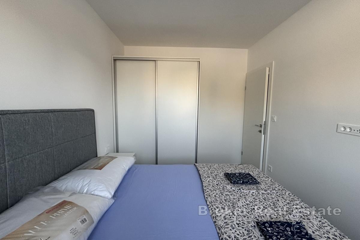 Appartamento moderno con due camere da letto e giardino (DISPONIBILE DA SUBITO)