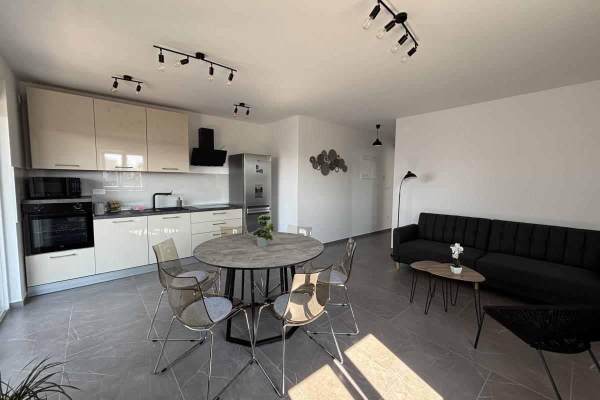 001-2035-397-Trogir-Two-bedroom-apartment-for-rent